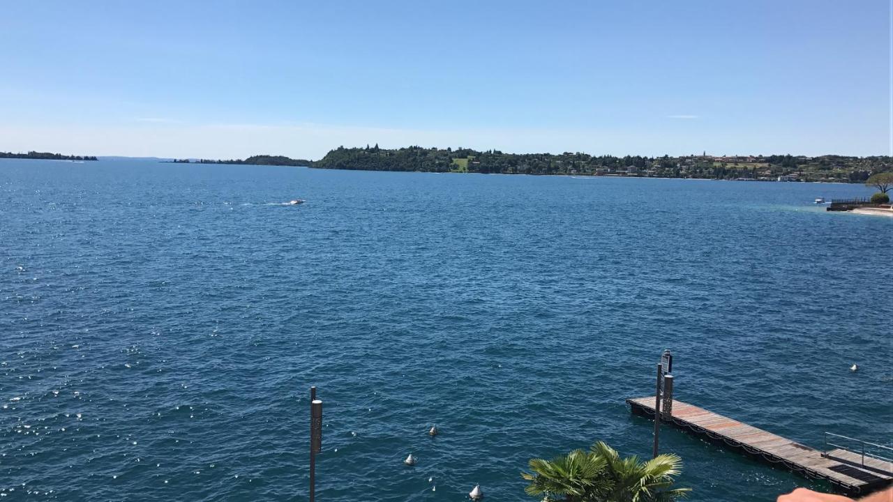 Hotel Diana Gardone Riviera Bagian luar foto
