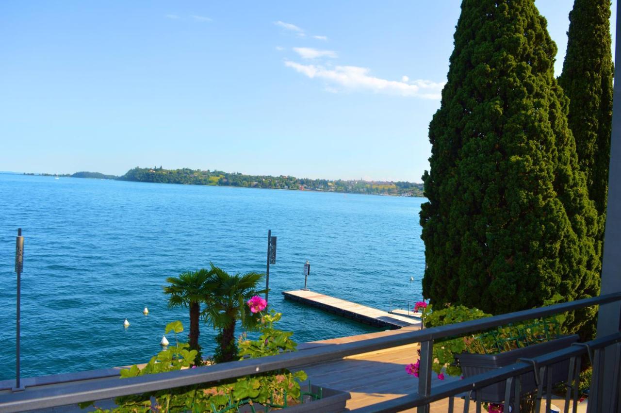 Hotel Diana Gardone Riviera Bagian luar foto