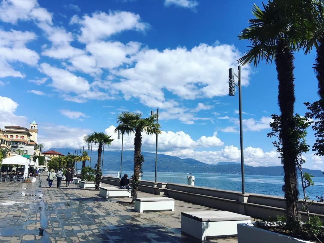 Hotel Diana Gardone Riviera Bagian luar foto