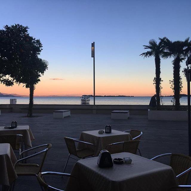 Hotel Diana Gardone Riviera Bagian luar foto