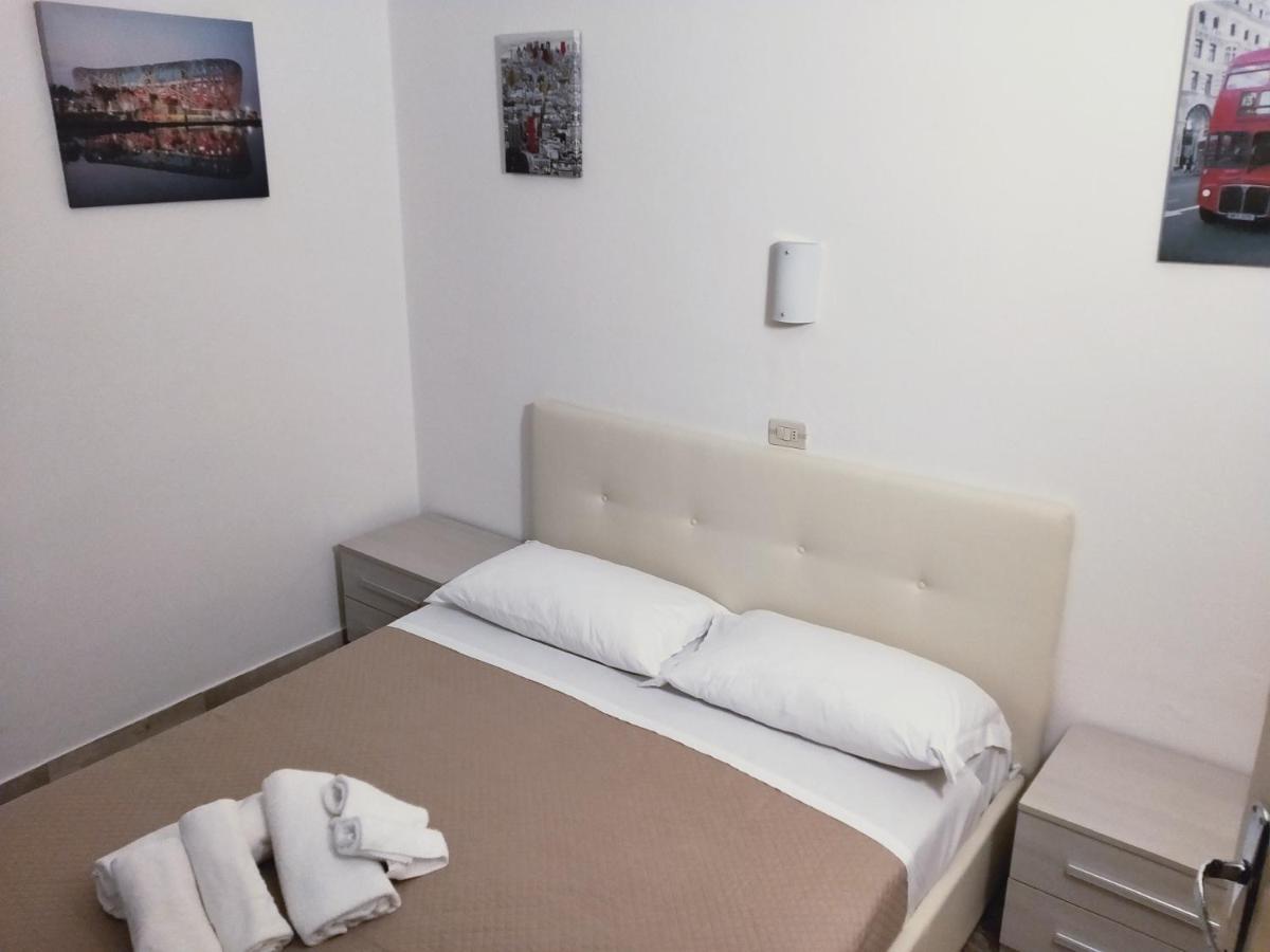 Hotel Diana Gardone Riviera Bagian luar foto